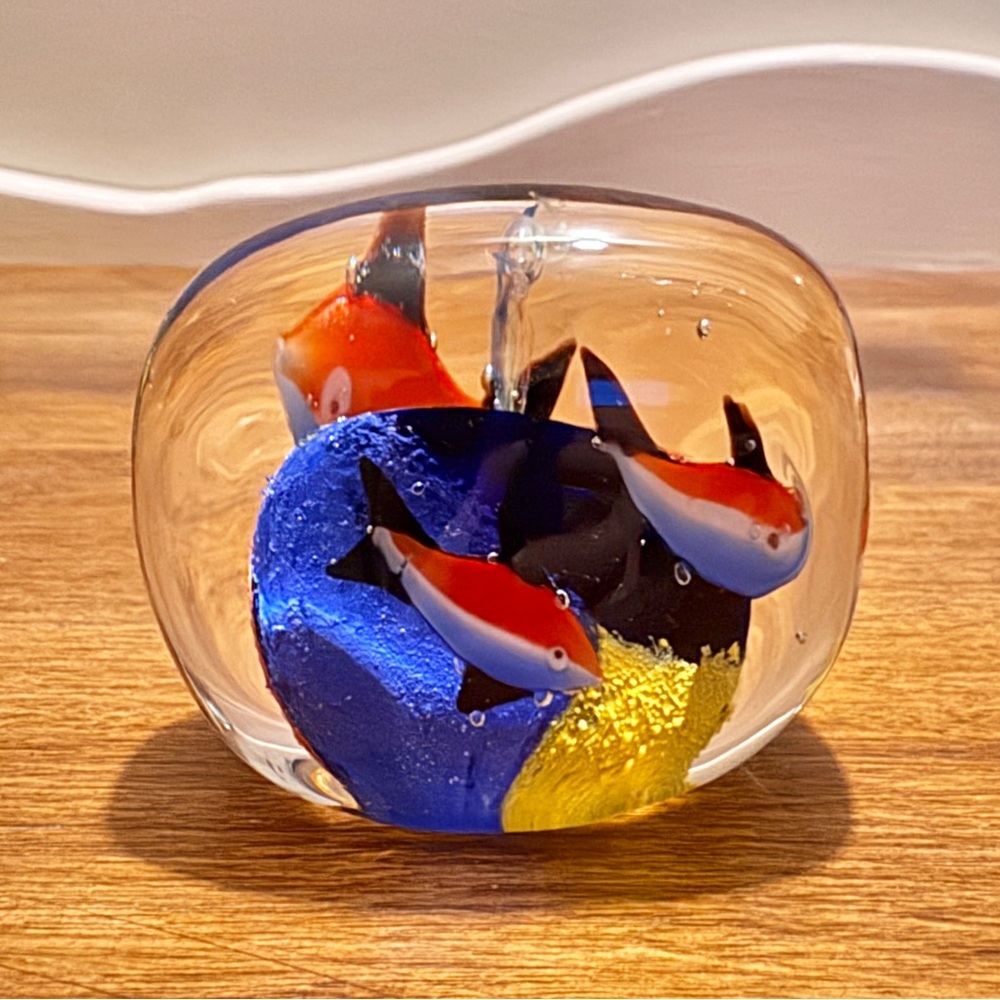 5. Vintage (1960) Art Glass Fish Aquarium - Picture 2 of 3